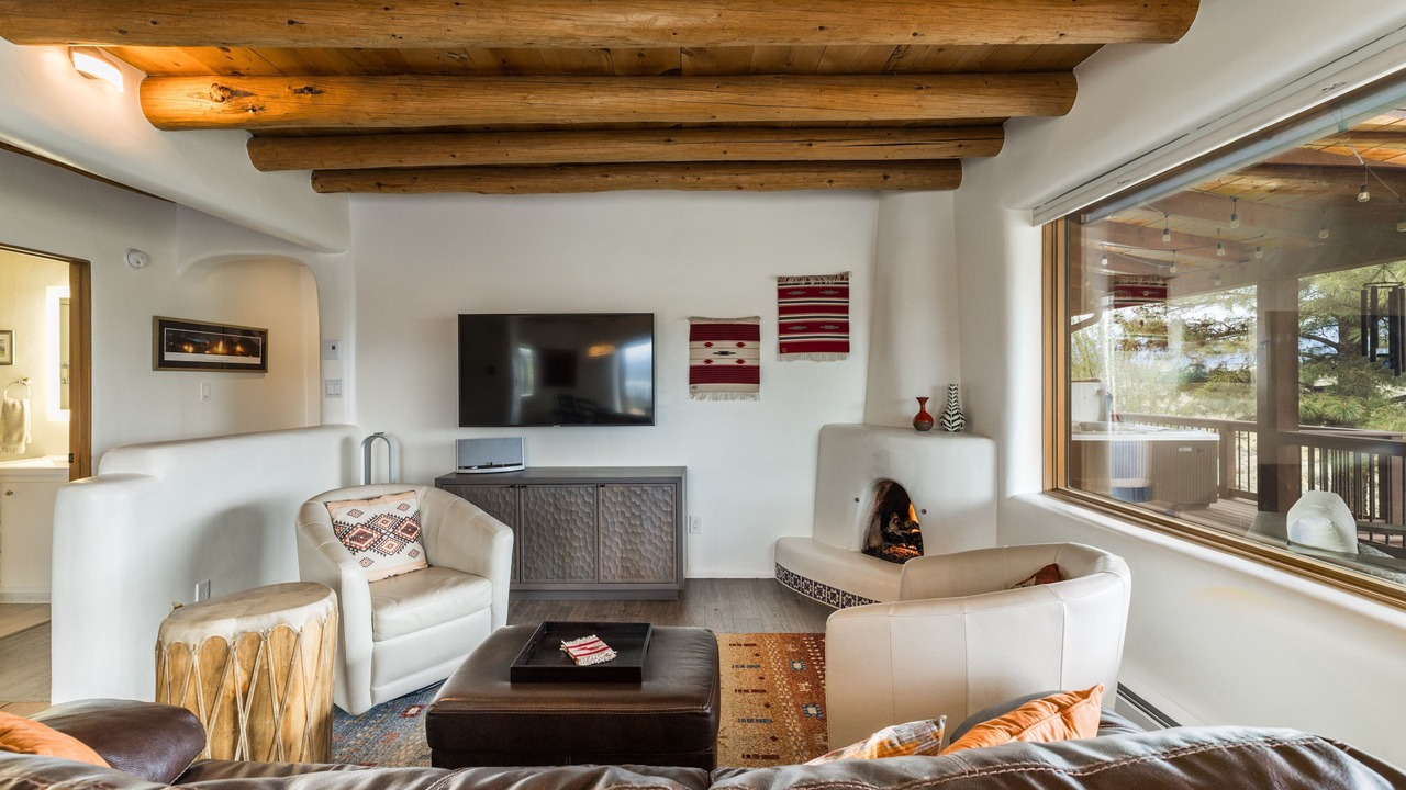 Photo of Livingroom in Taos