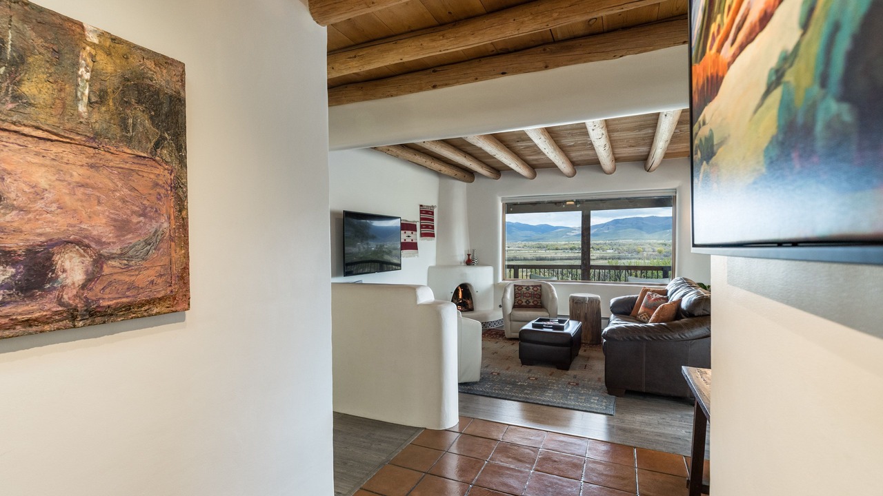 Photo of Livingroom in Taos