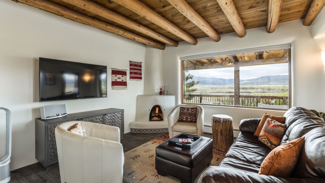 Photo of Livingroom in Taos