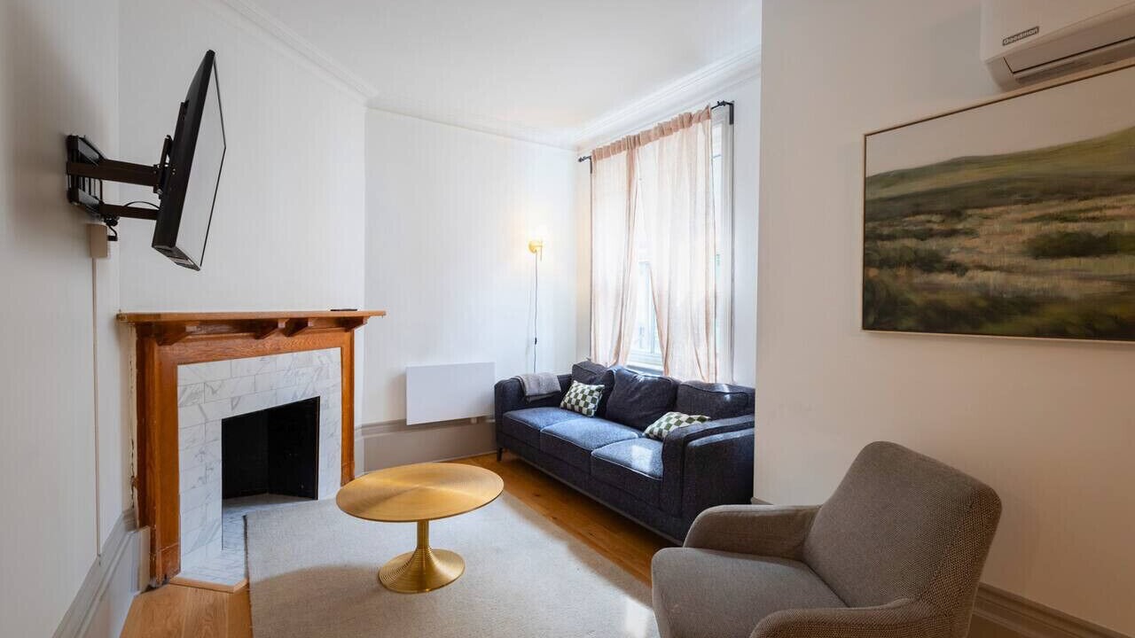 Photo of Livingroom in Shaughnessy Village