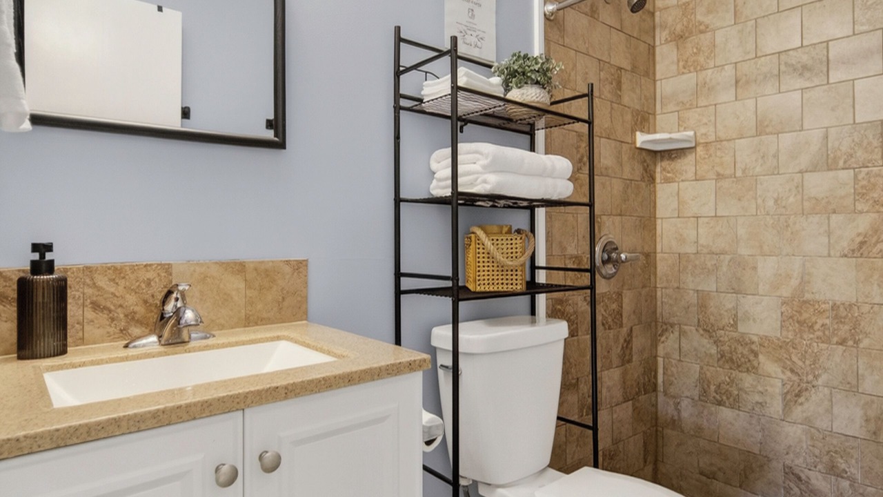 Photo of Bathroom in Titus