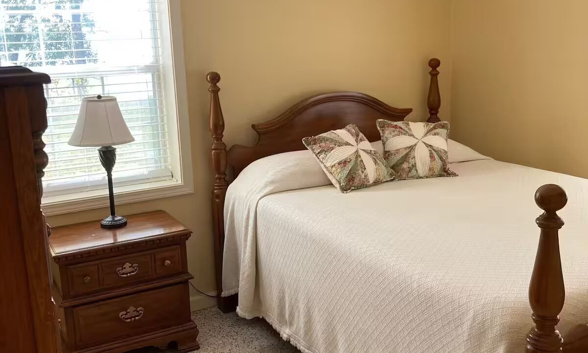 Photo of Bedroom in Titus