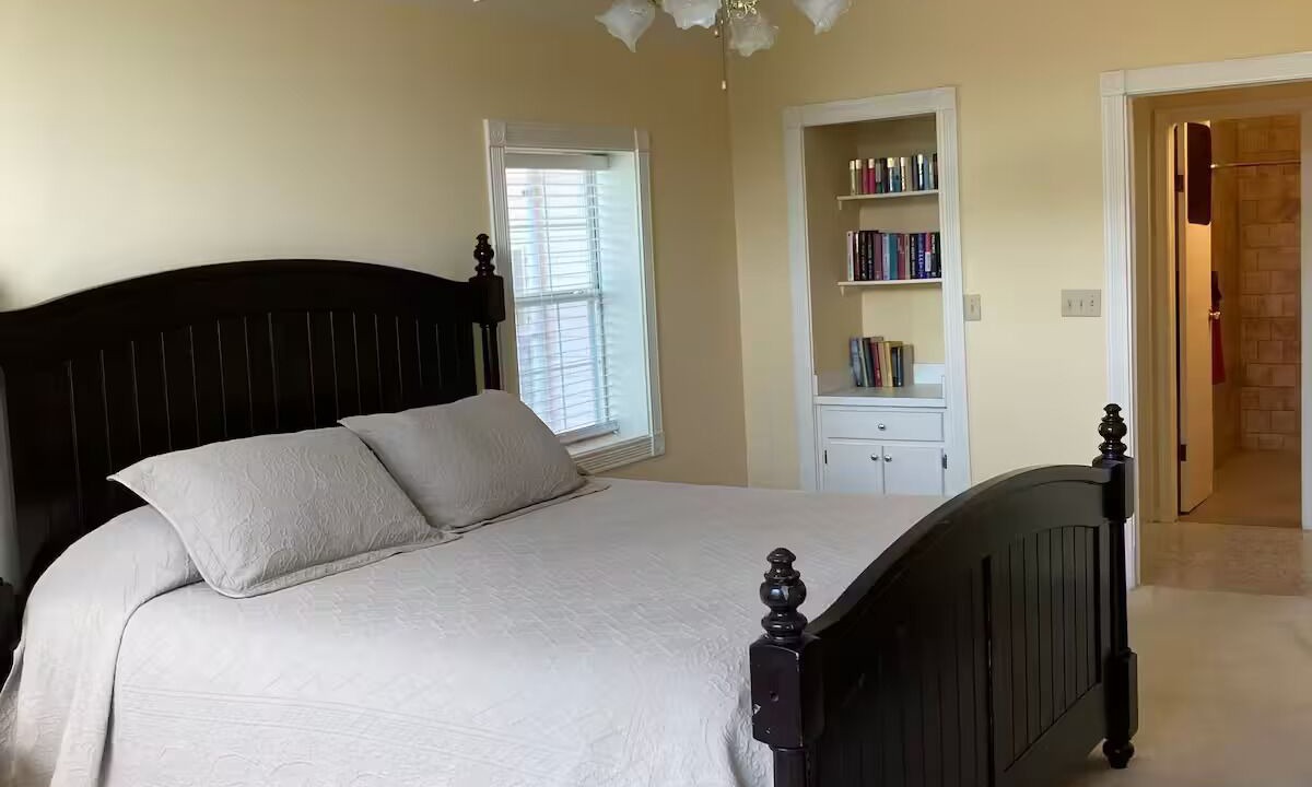 Photo of Bedroom in Titus