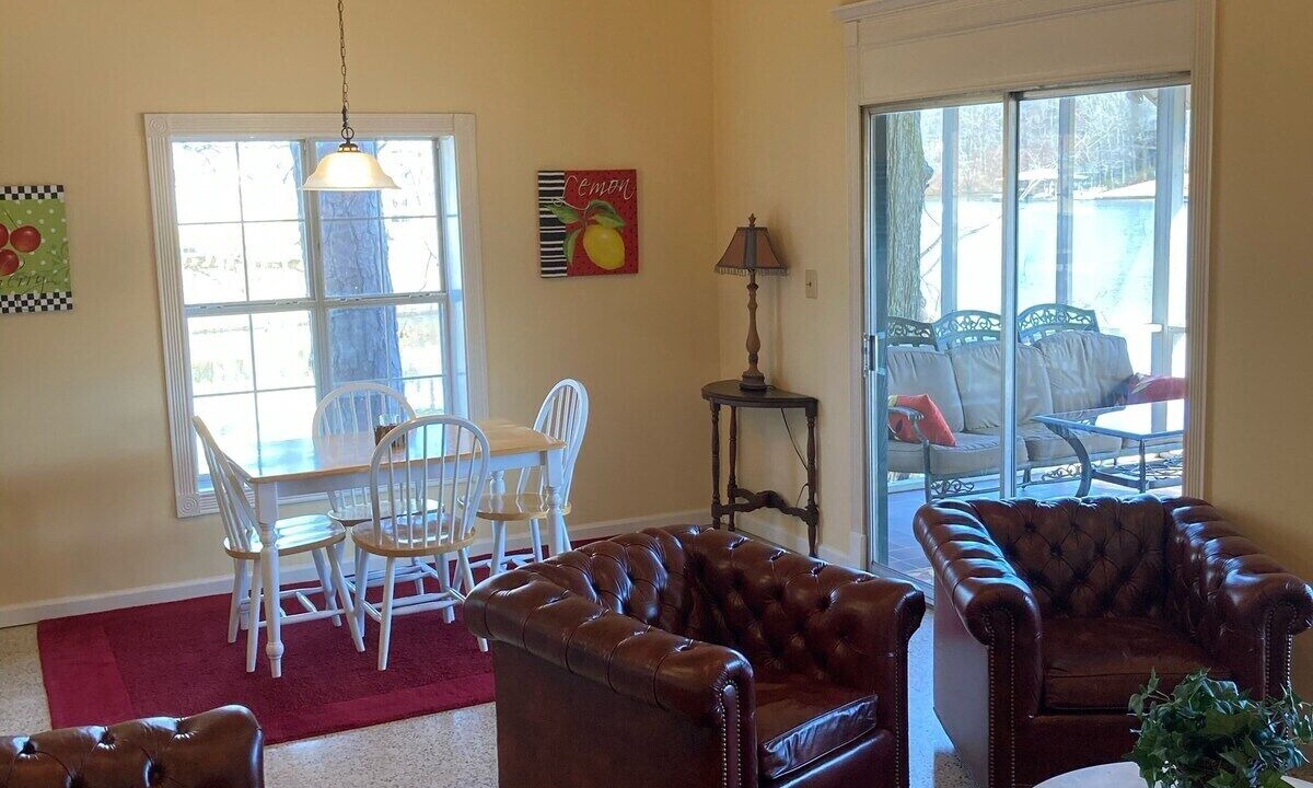 Photo of Livingroom in Titus