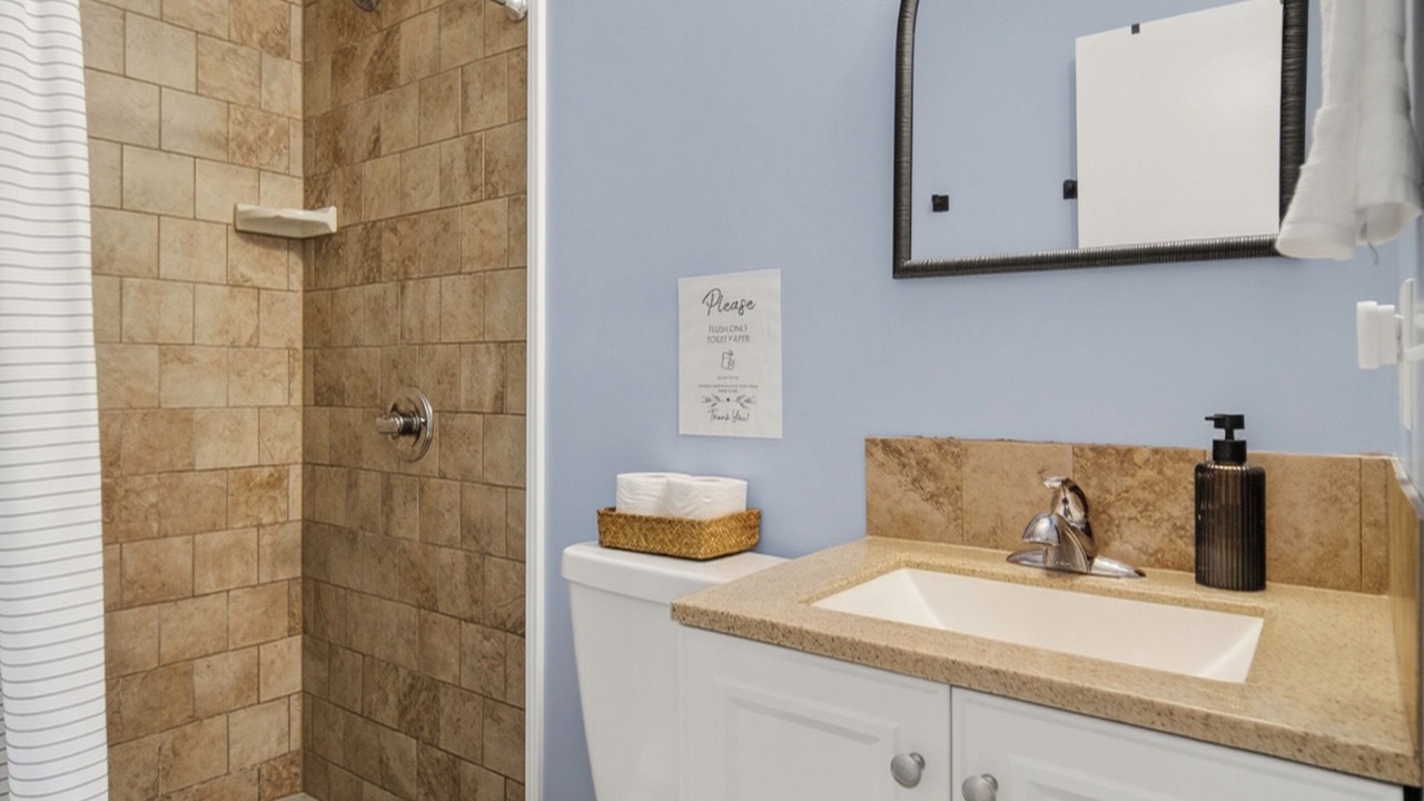 Photo of Bathroom in Titus