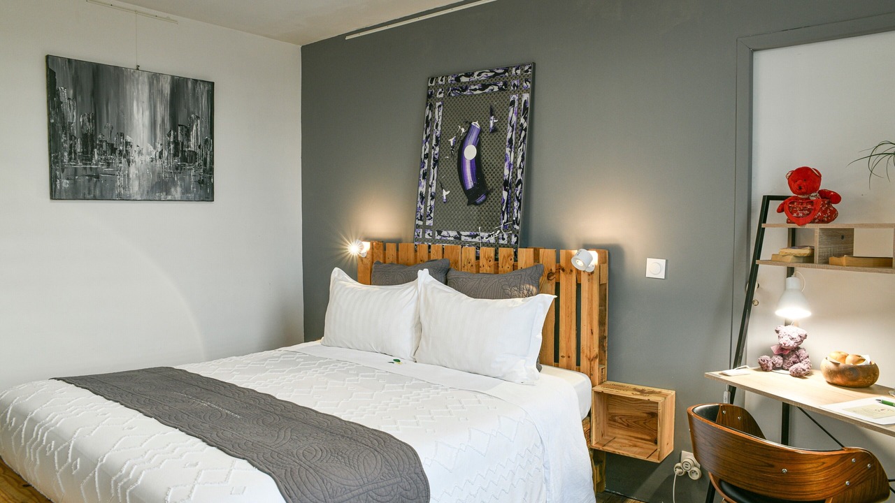 Photo of Bedroom in Saint-Genix-sur-Guiers