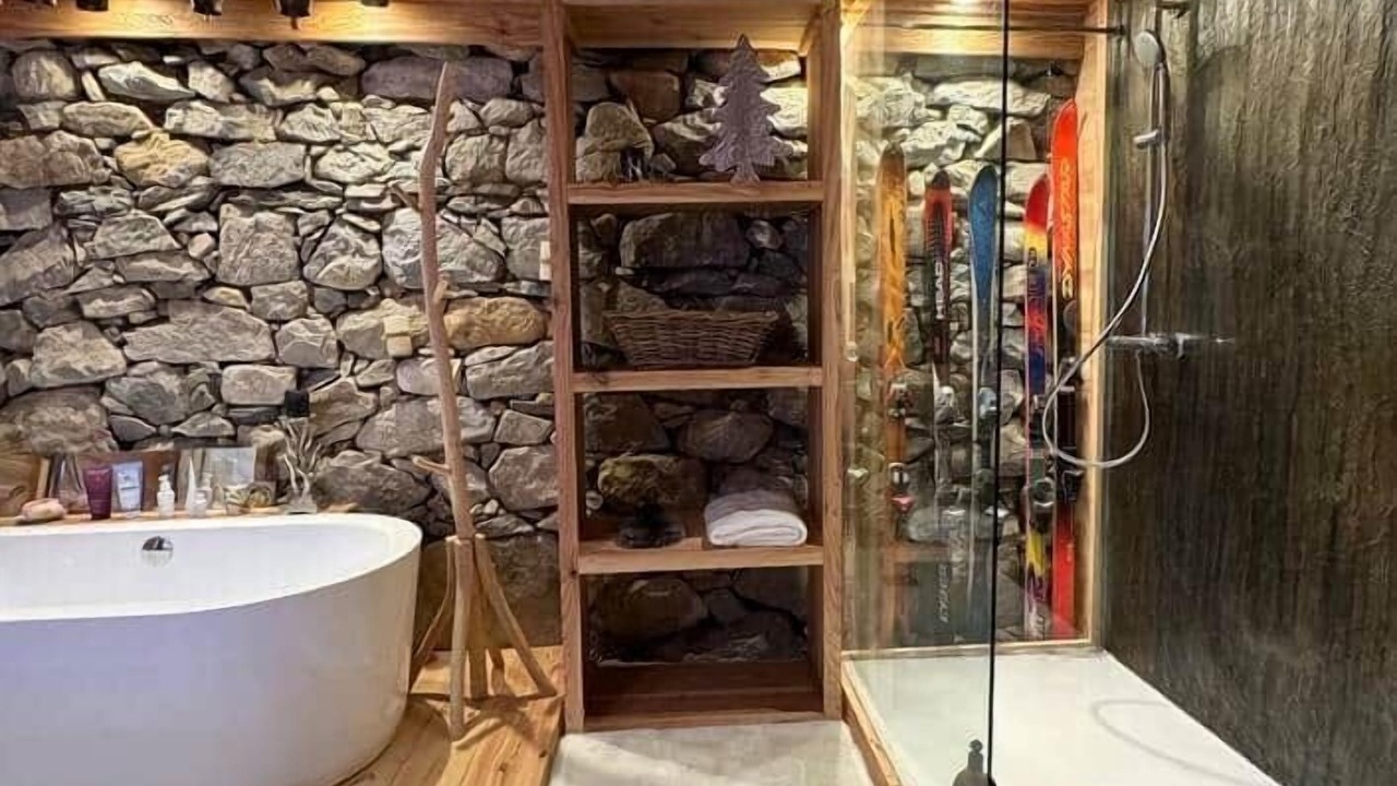 Photo of Bathroom in Estaing