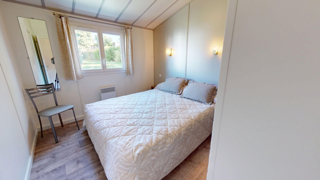 Photo of Bedroom in Brem Sur Mer