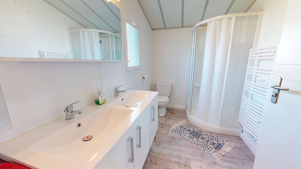 Photo of Bathroom in Brem Sur Mer