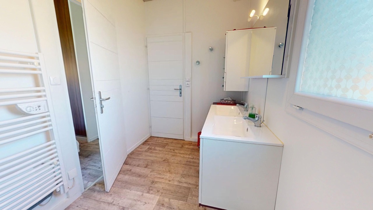 Photo of Bathroom in Brem Sur Mer