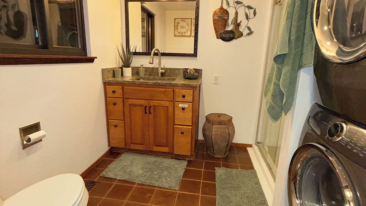 Photo of Bathroom in Enumclaw