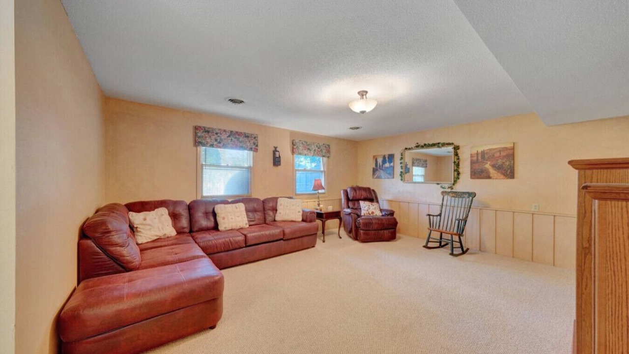 Photo of Livingroom in Champaign