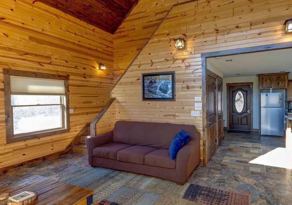 Photo of Livingroom in Sullivan
