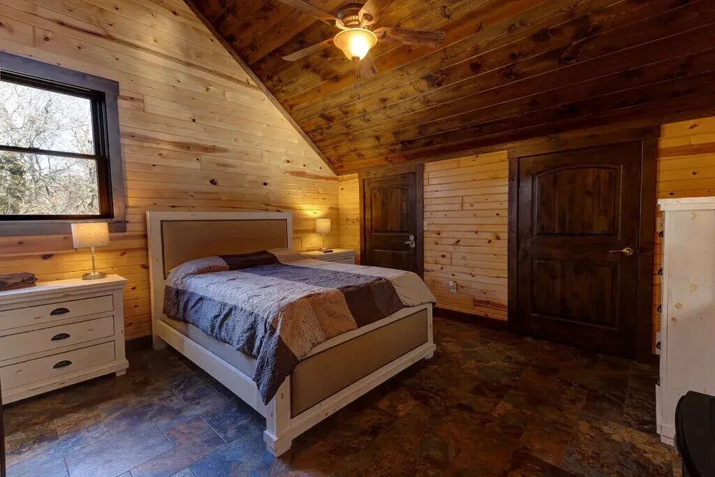 Photo of Bedroom in Sullivan