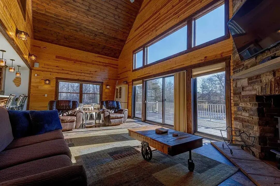 Photo of Livingroom in Sullivan