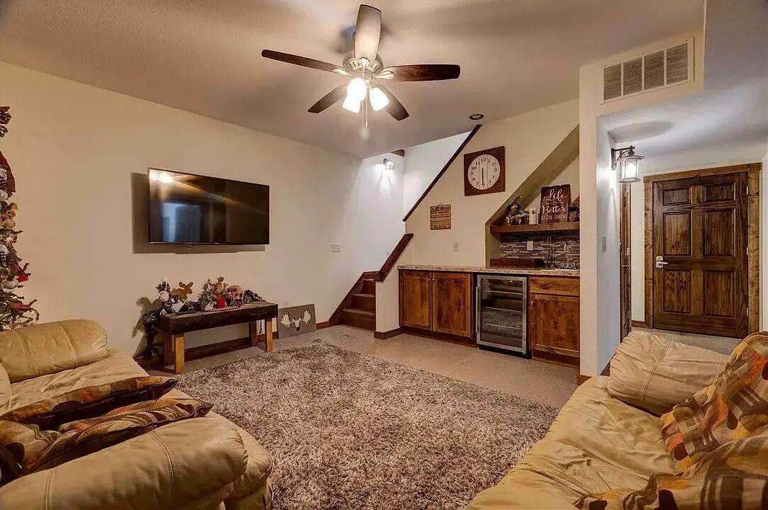Photo of Livingroom in Sullivan