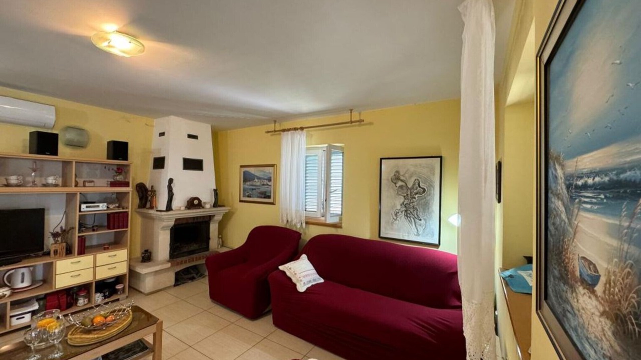 Photo of Livingroom in Muline