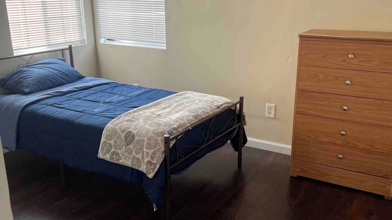 Photo of Bedroom in North Long Beach