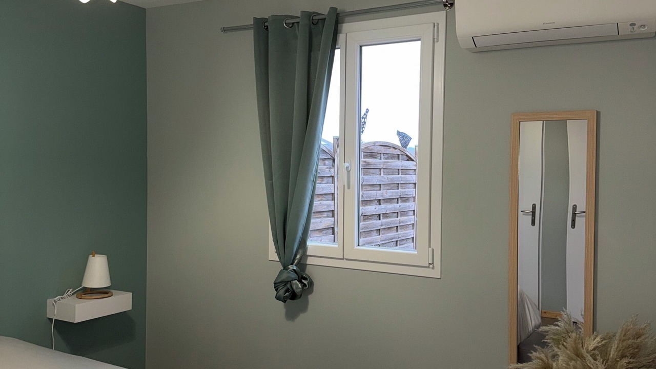 Photo of Bedroom in Combeaufontaine