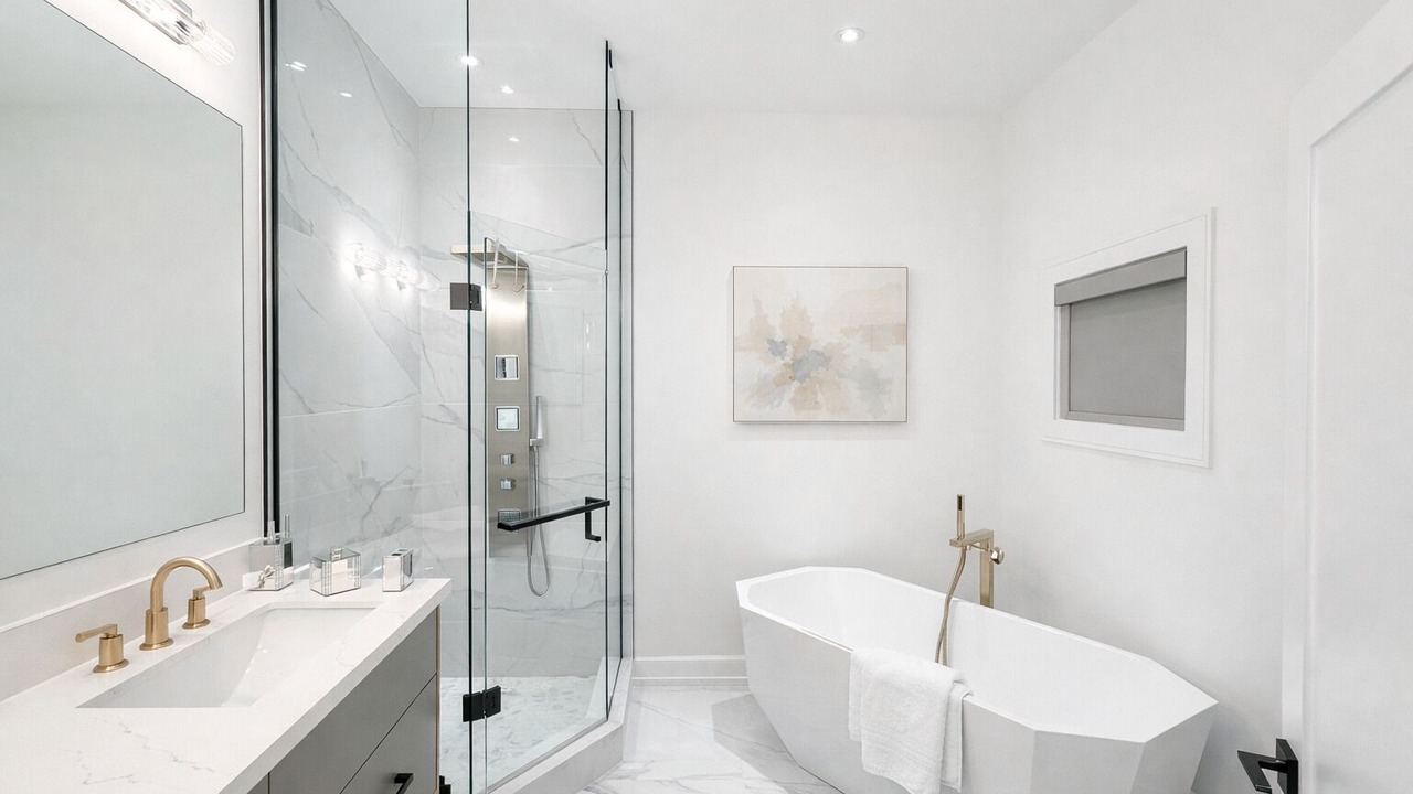 Photo of Bathroom in Cumberland Beach