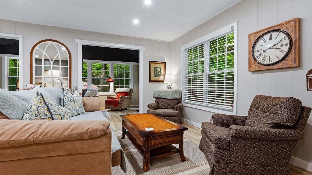 Photo of Bedroom in Pine Mountain Valley