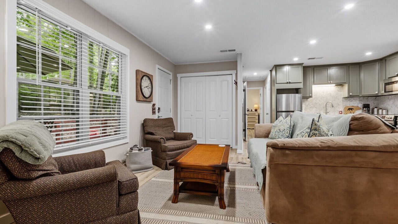 Photo of Bedroom in Pine Mountain Valley