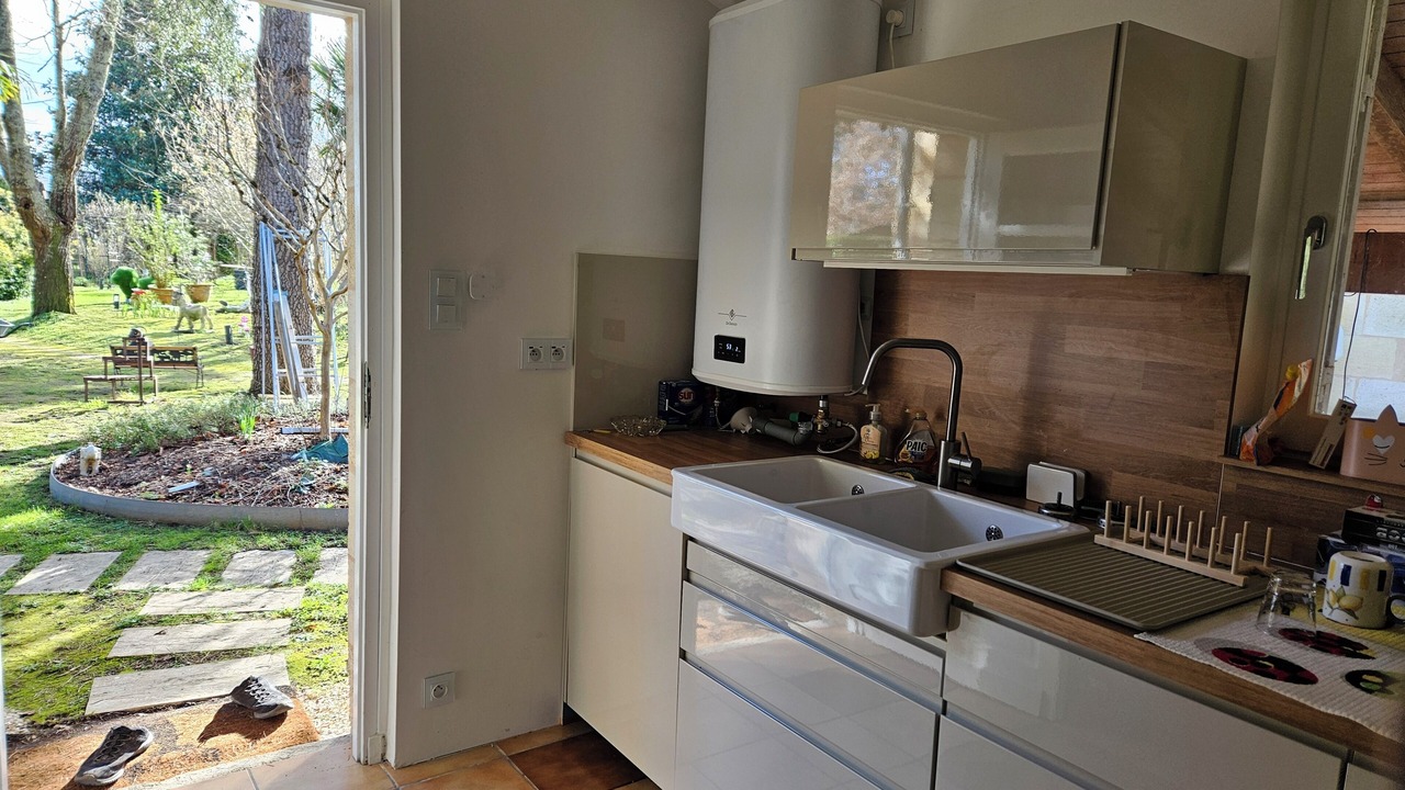 Photo of Kitchen in Comps