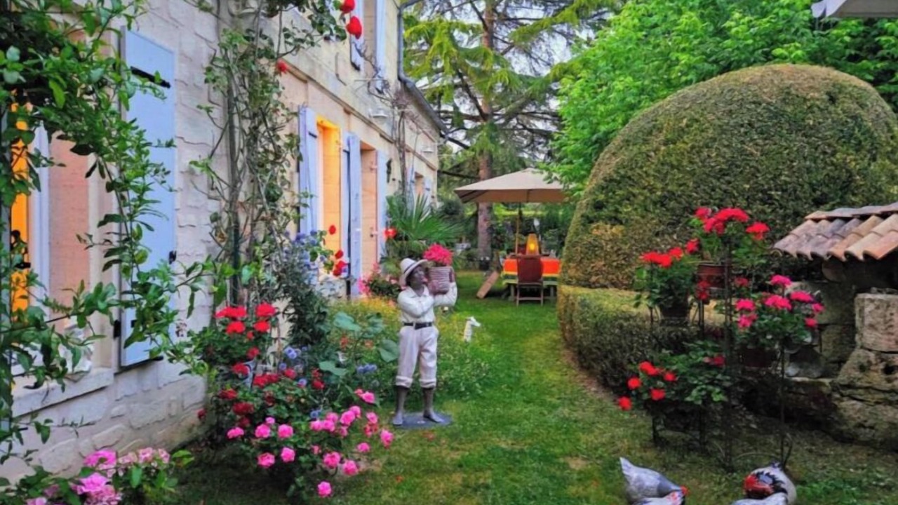 Photo of Outdoor in Comps