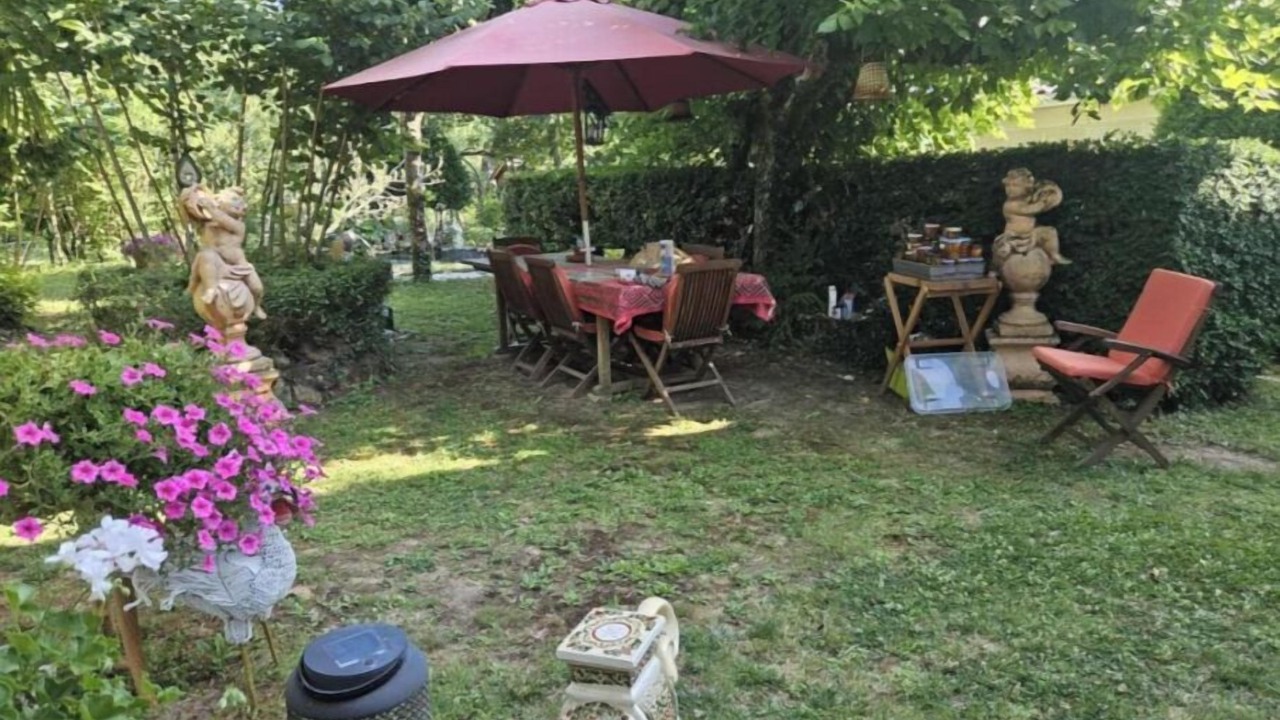 Photo of Outdoor in Comps