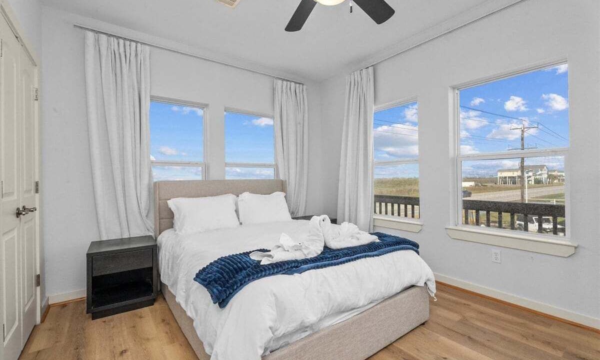 Photo of Bedroom in Port Bolivar