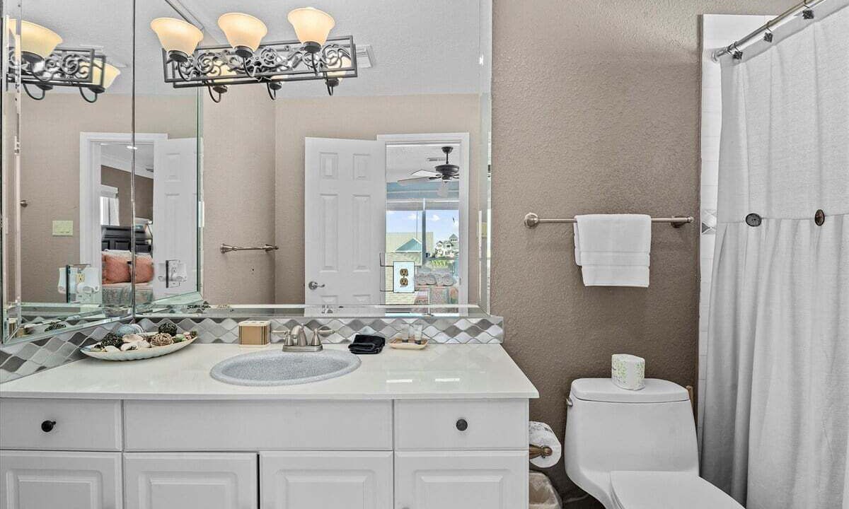 Photo of Bathroom in Terramar Beach