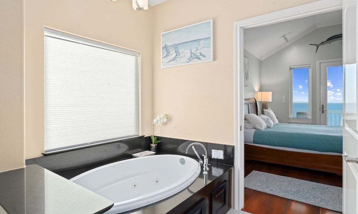 Photo of Bathroom in Galveston