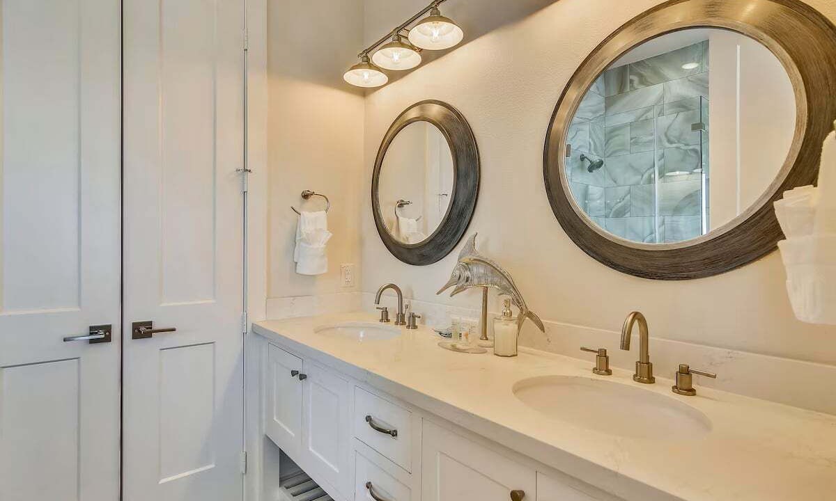 Photo of Bathroom in Galveston