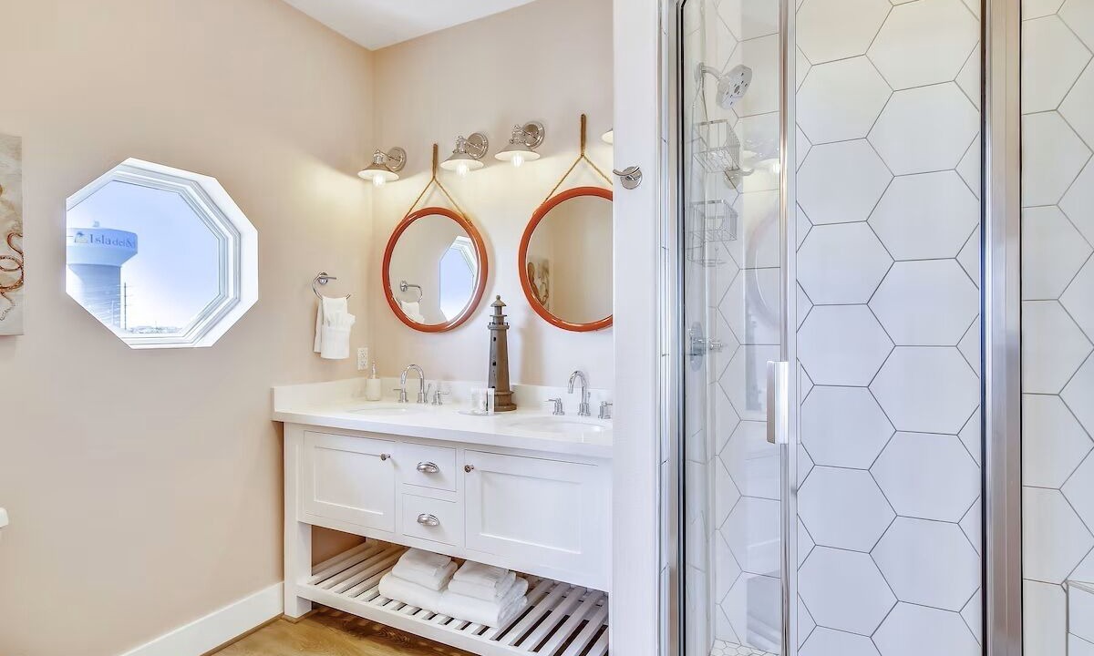 Photo of Bathroom in Galveston