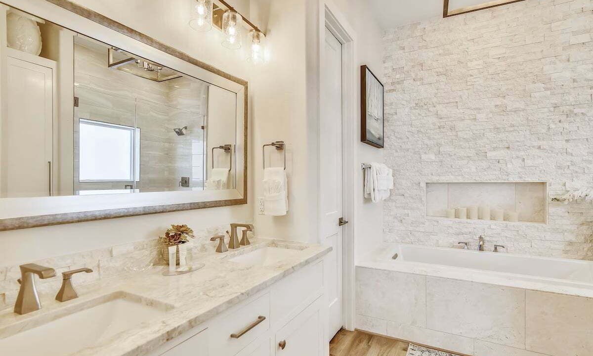 Photo of Bathroom in Galveston