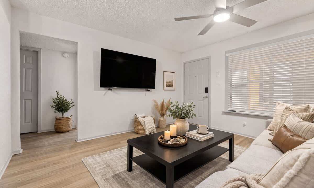 Photo of Livingroom in Central Arlington