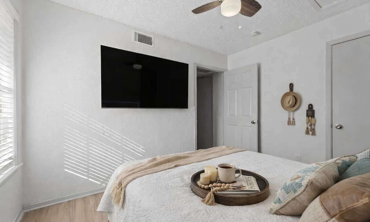 Photo of Bedroom in Central Arlington