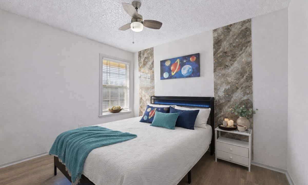 Photo of Bedroom in Central Arlington