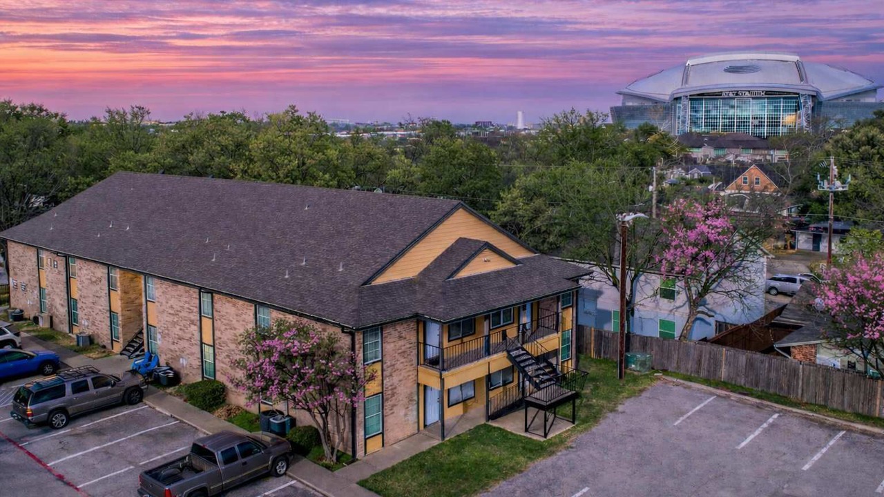 Photo of Outdoor in Central Arlington