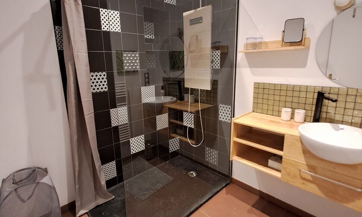 Photo of Bathroom in Sadirac