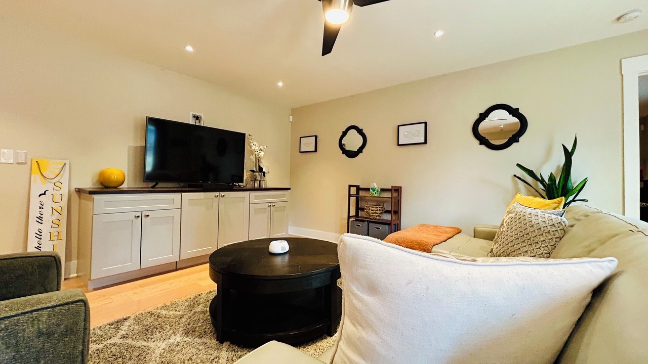 Photo of Livingroom in Sheffield Park