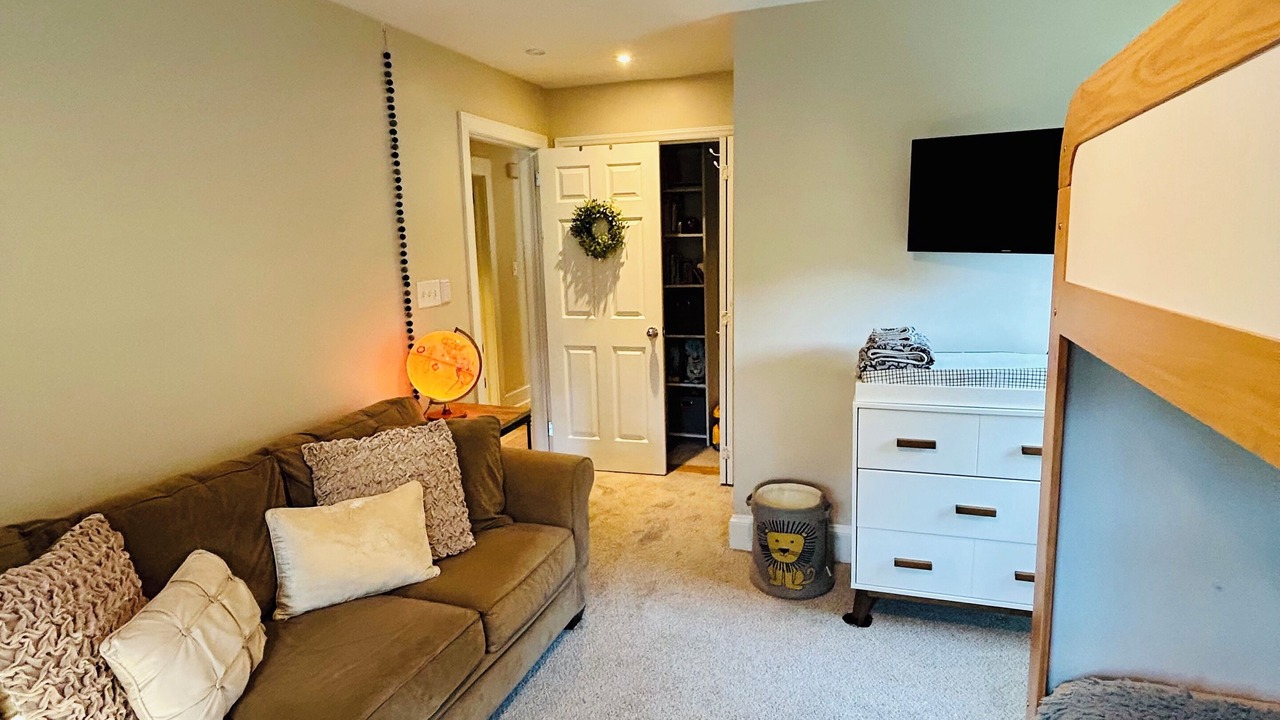 Photo of Livingroom in Sheffield Park
