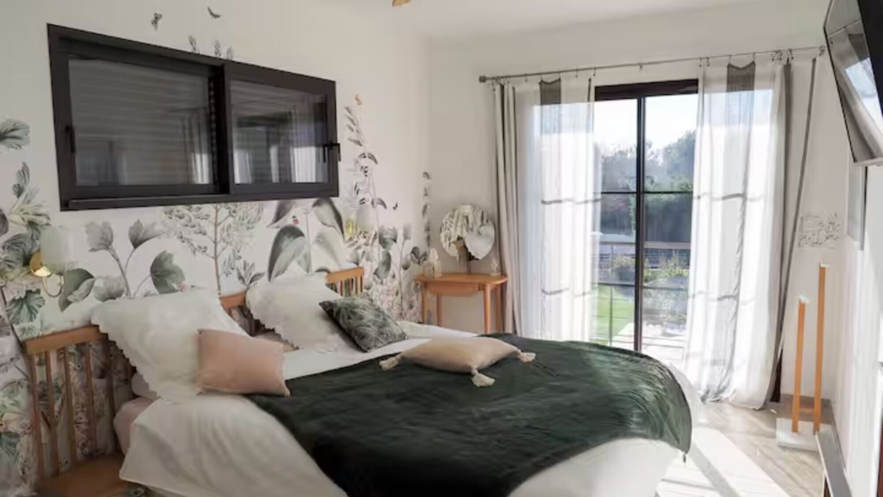 Photo of Bedroom in Parentis-en-Born
