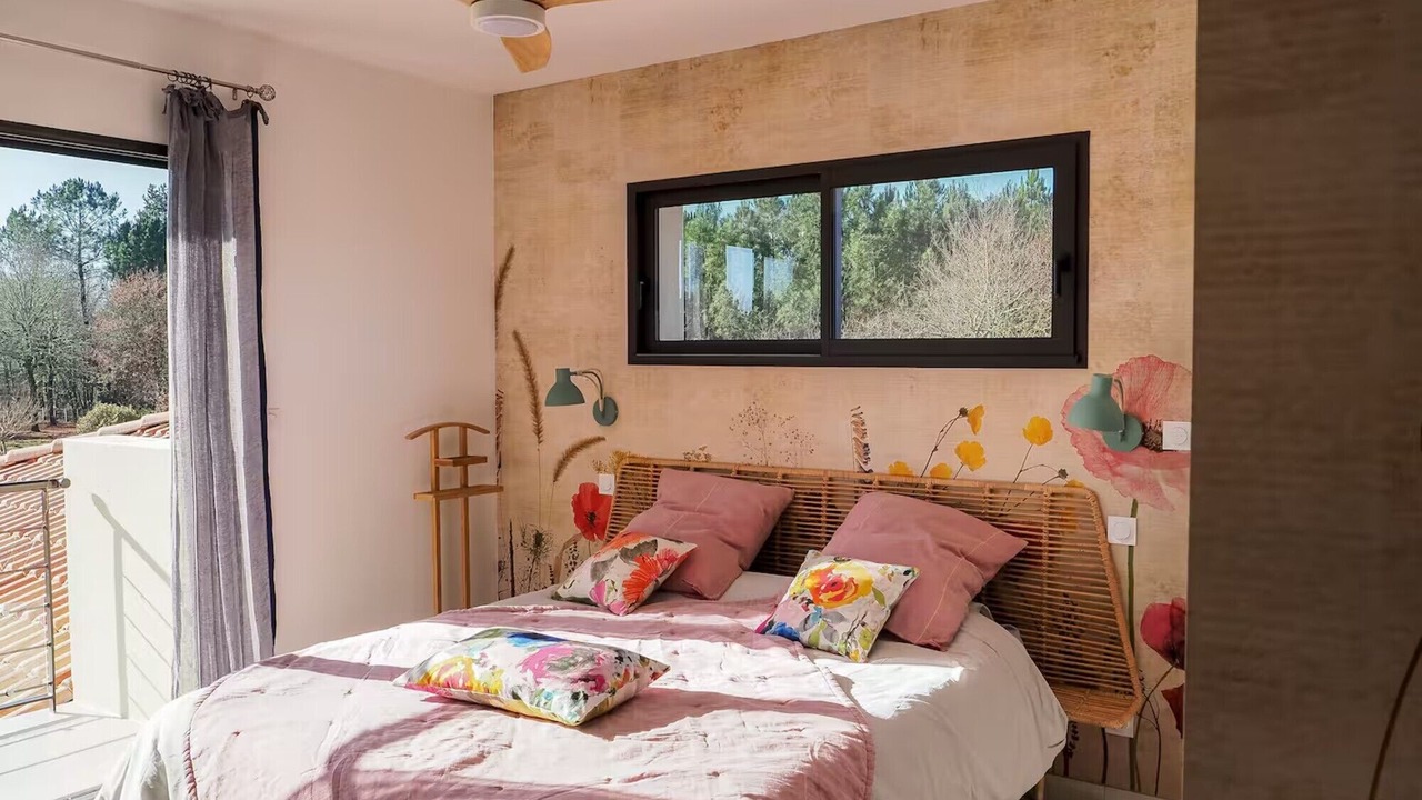 Photo of Bedroom in Parentis-en-Born