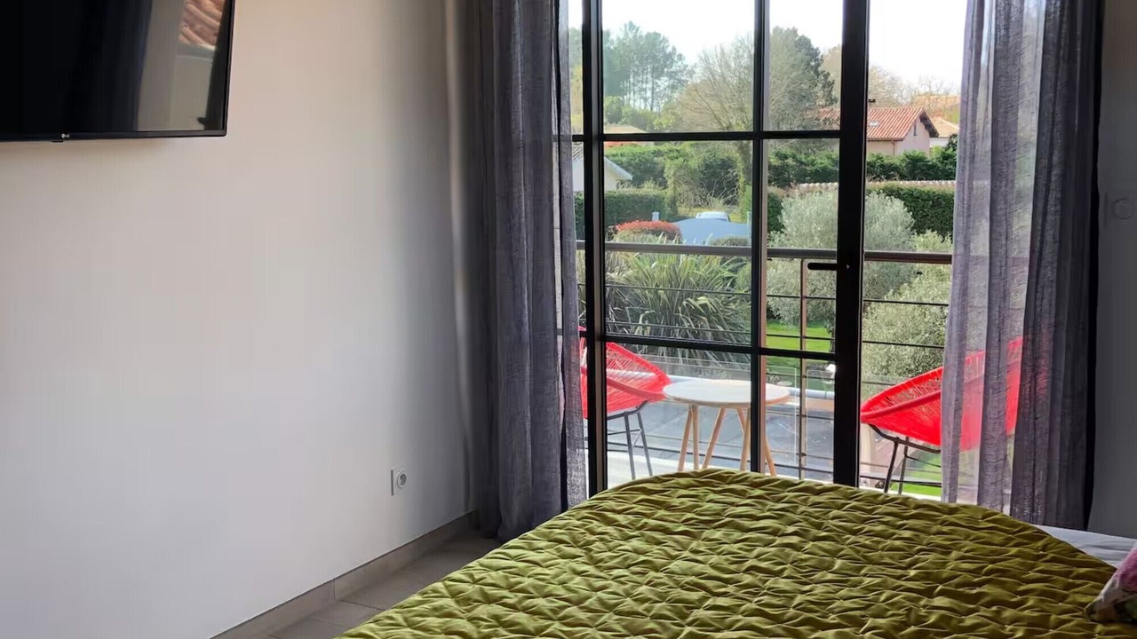 Photo of Bedroom in Parentis-en-Born