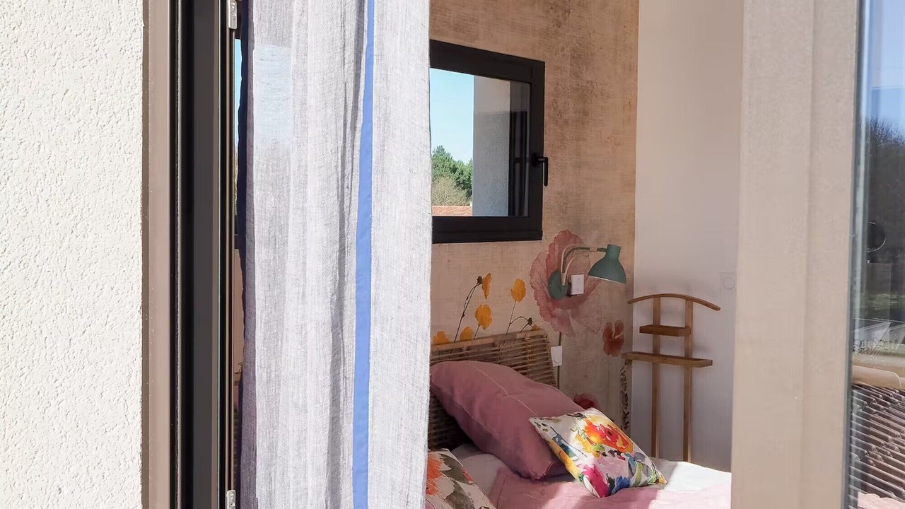 Photo of Bedroom in Parentis-en-Born
