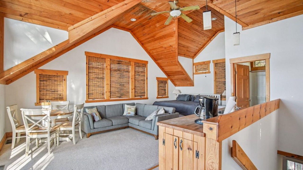 Photo of Livingroom in Mount Vernon