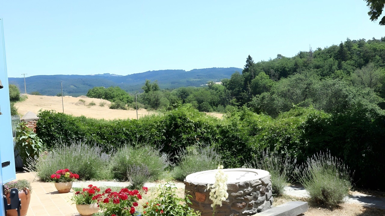 Photo of Outdoor in Domeyrat