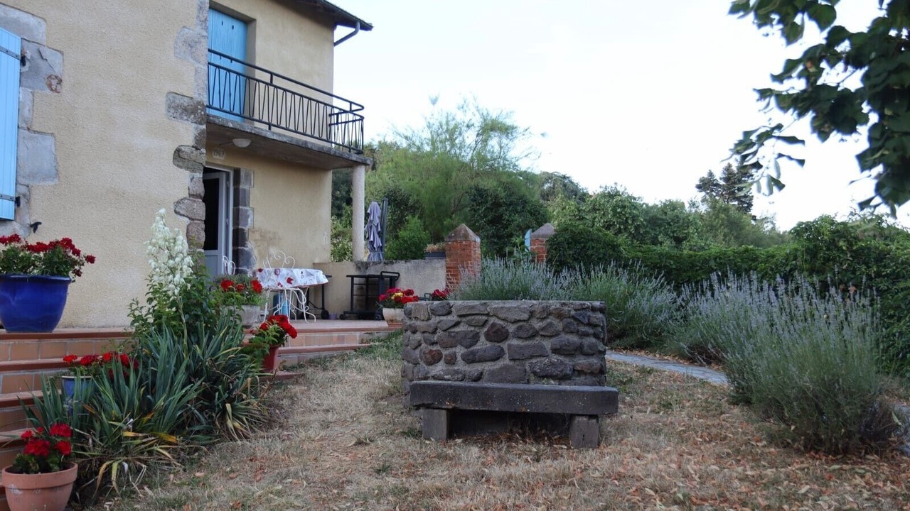 Photo of Patio Balcony in Domeyrat