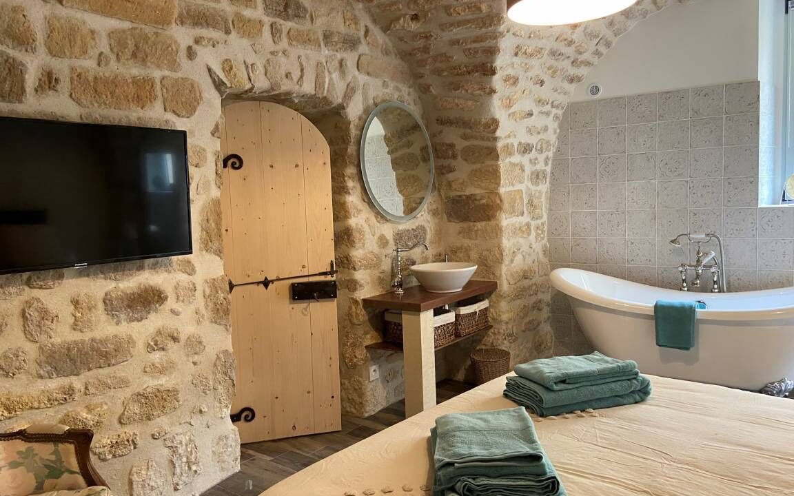 Photo of Bedroom in La Garde-Adhemar